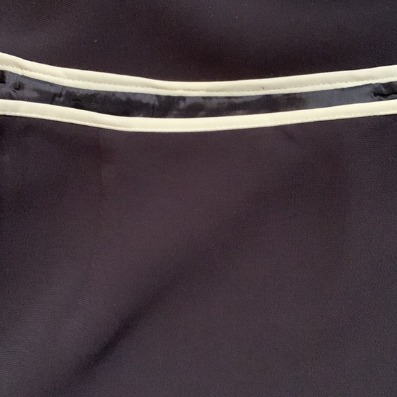 Black with white trim Tristan & Iseut skirt. - Picture 4 of 4